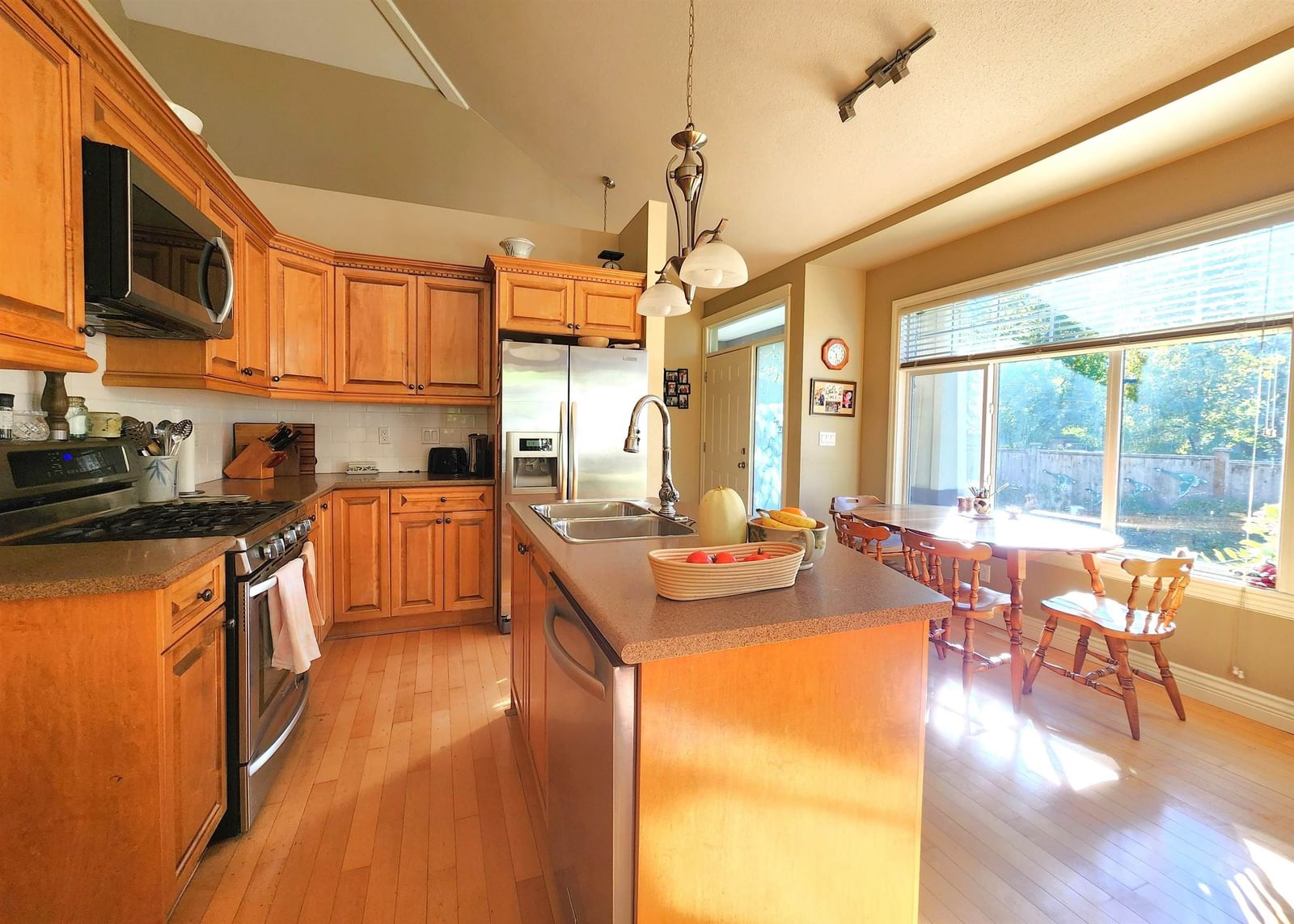 Listing Image 11