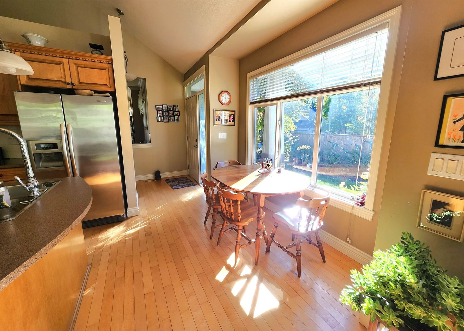 Listing Image 8