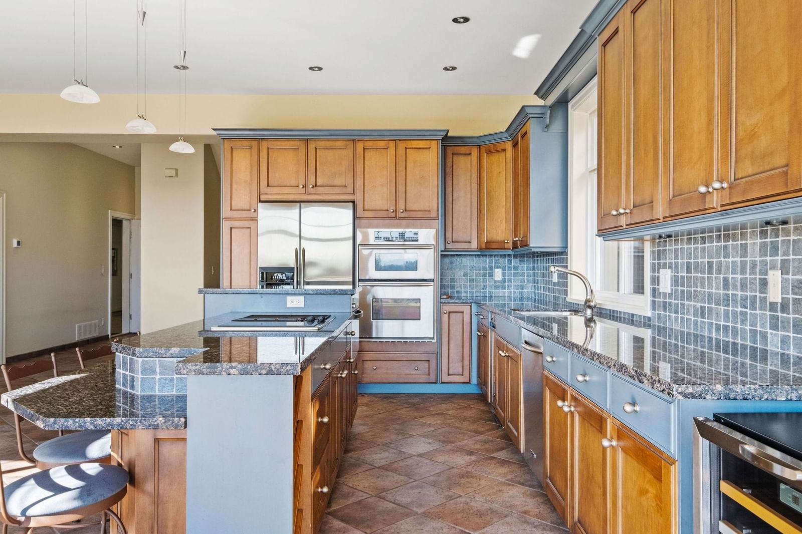 Listing Image 11
