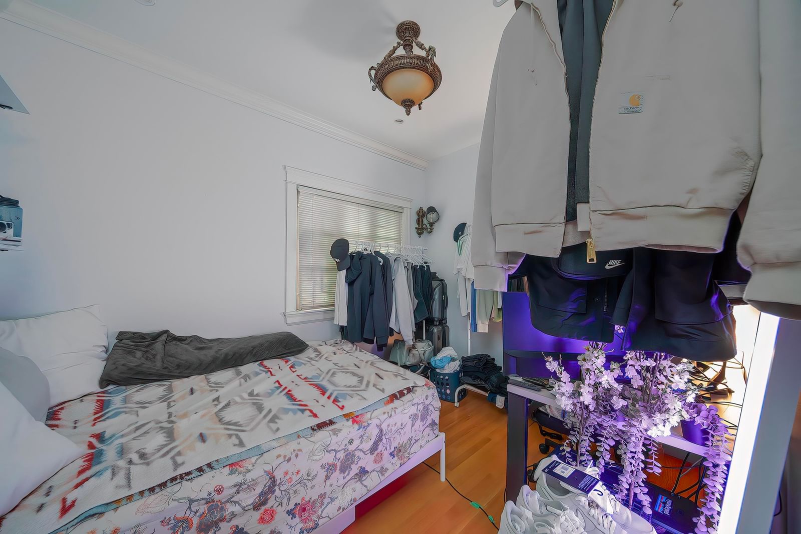 Listing Image 17