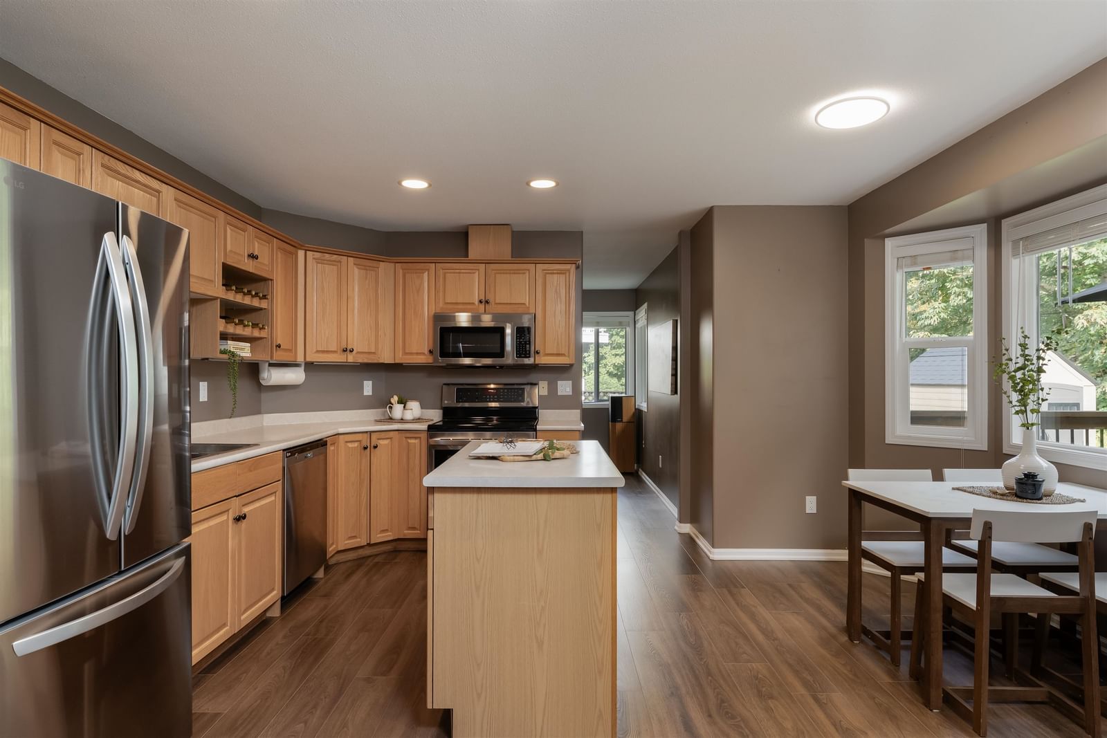 Listing Image 15