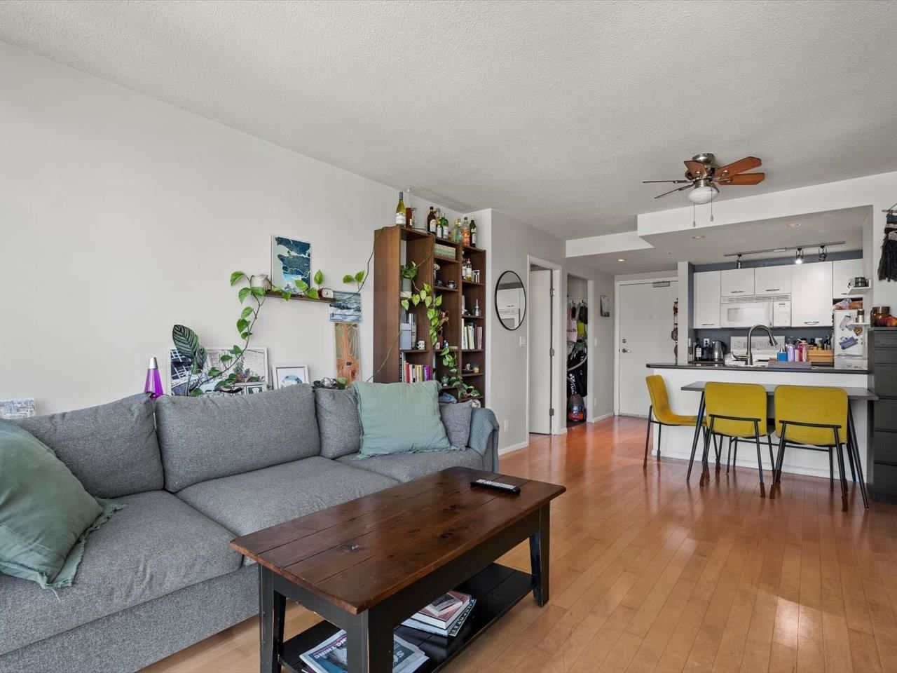 Listing Image 5