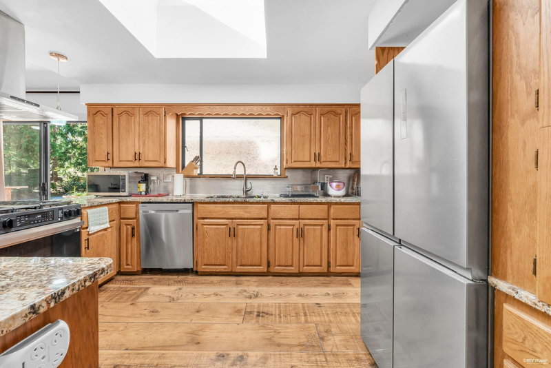 12643 Garibaldi Street, Maple Ridge, V2W 1N5 | Image 2