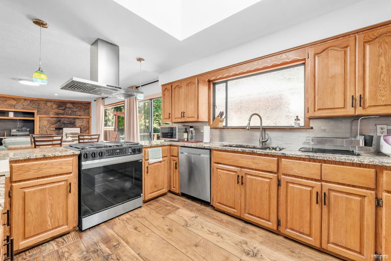 12643 Garibaldi Street, Maple Ridge, V2W 1N5 | Image 3