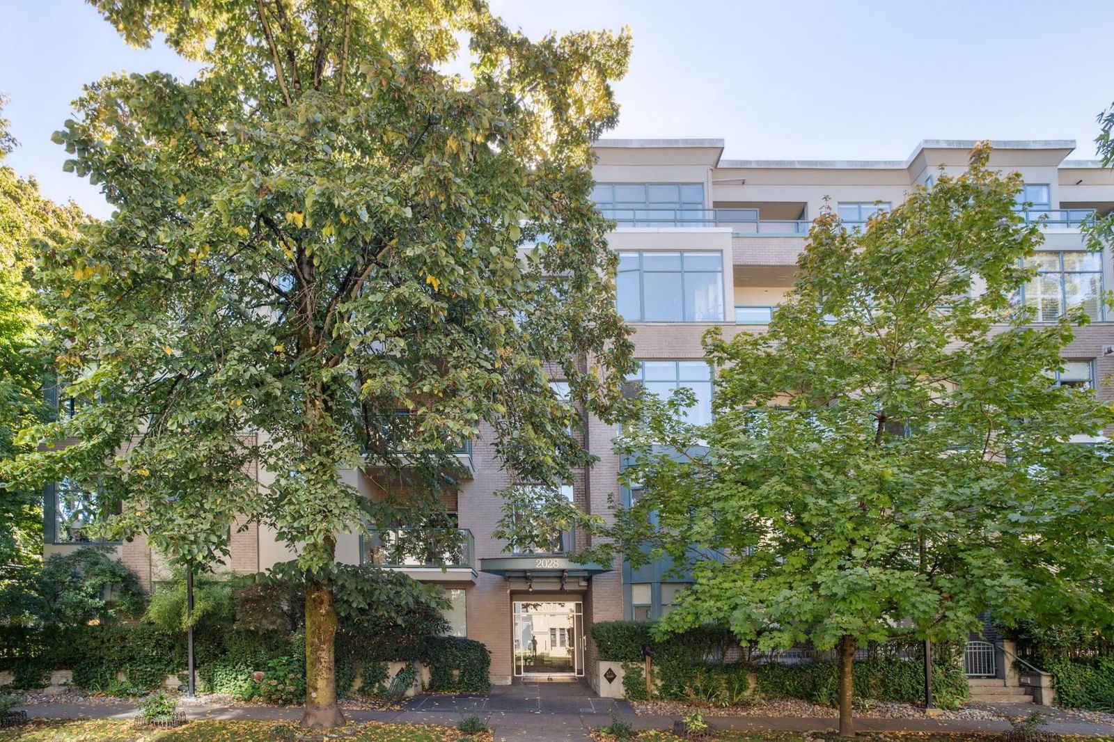 Listing Image 15