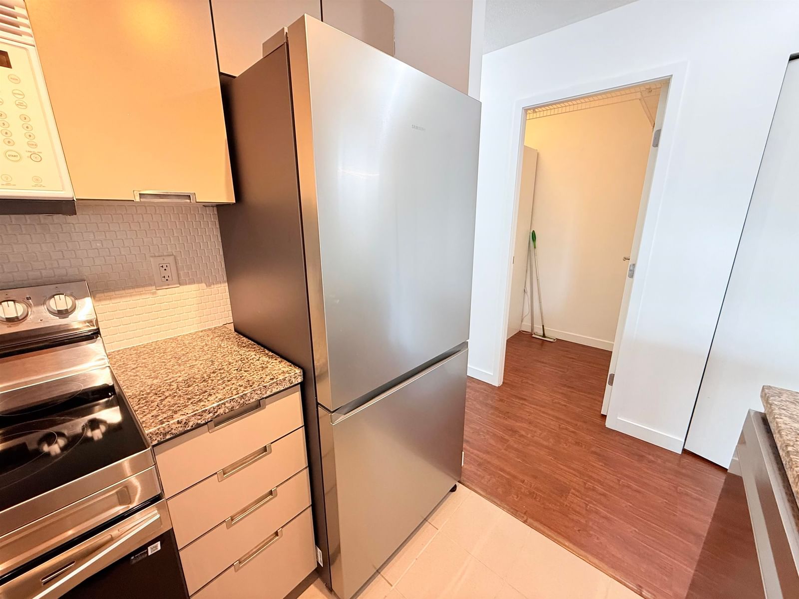 Listing Image 14