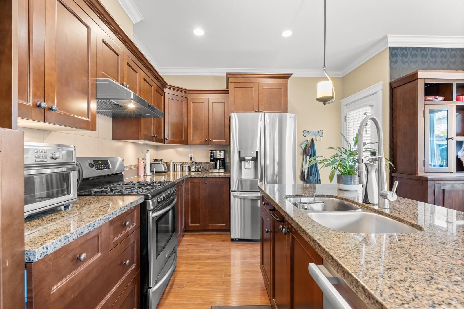 Listing Image 9