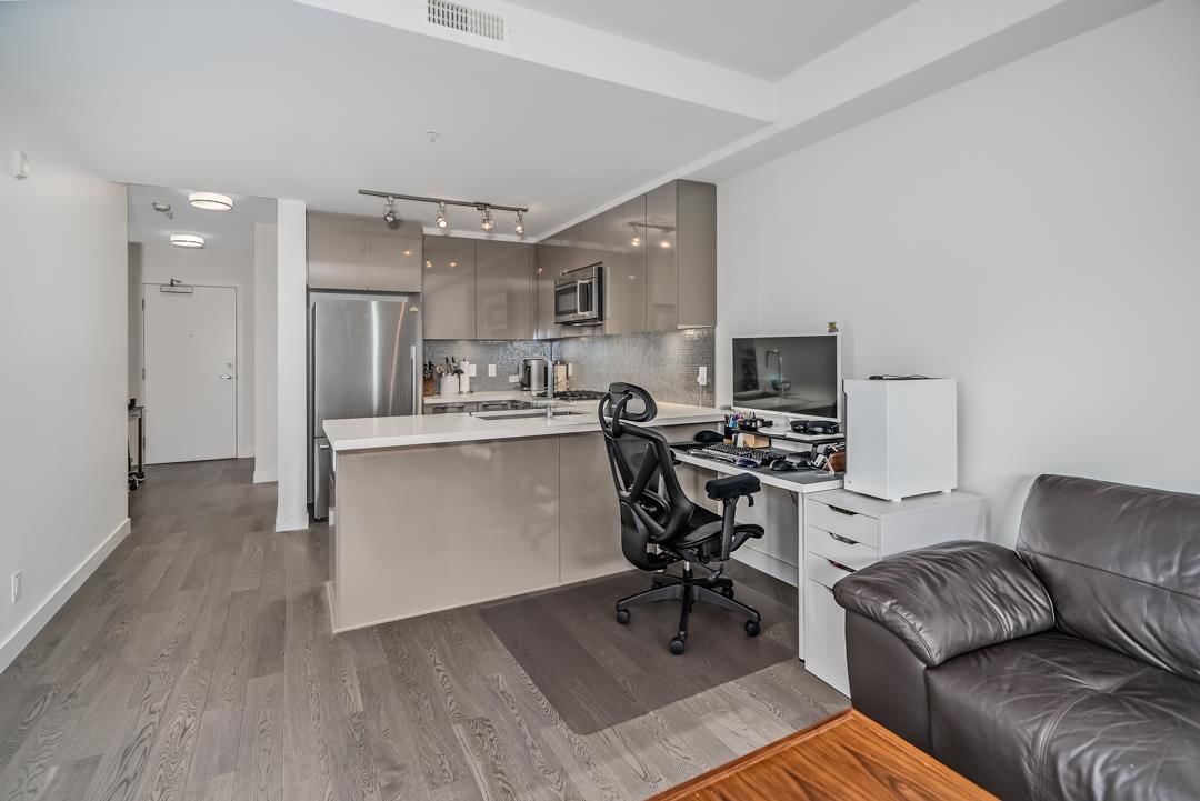 Listing Image 9