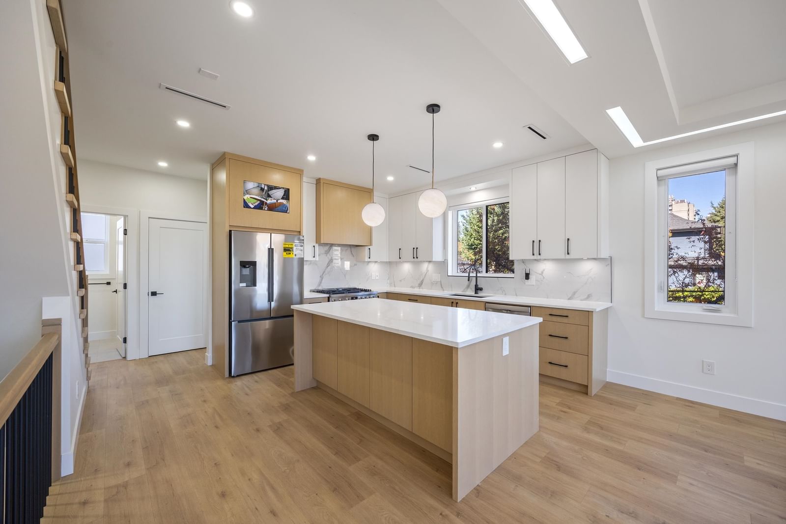 Listing Image 14