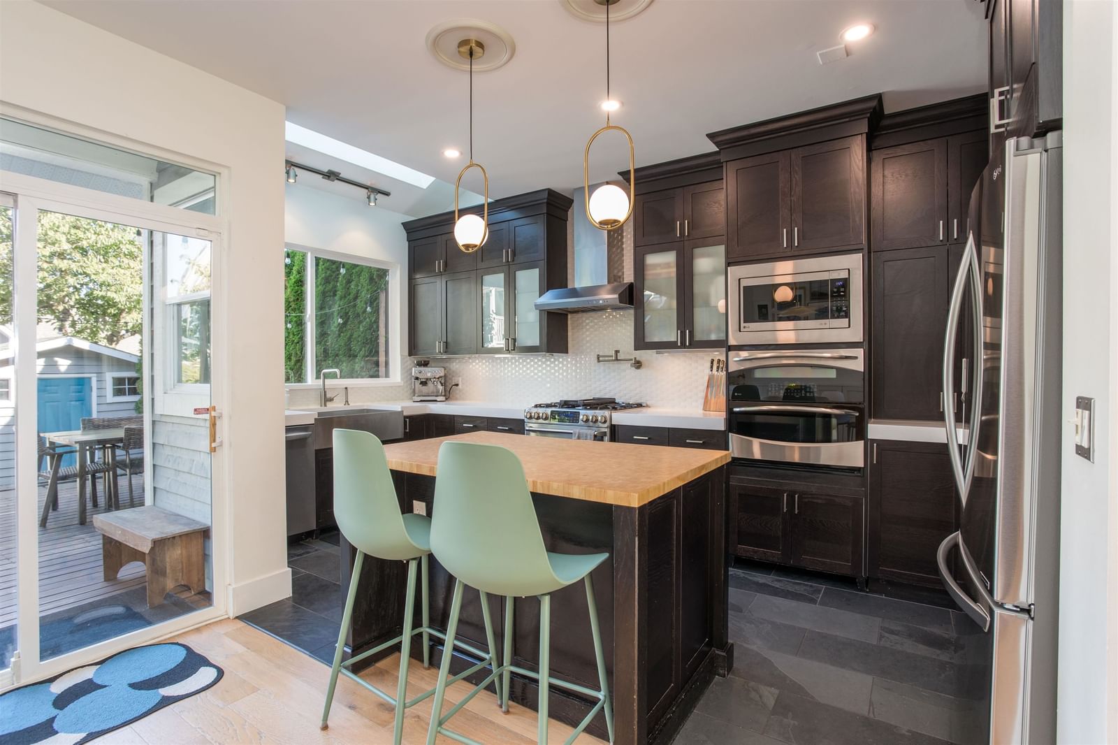 Listing Image 10