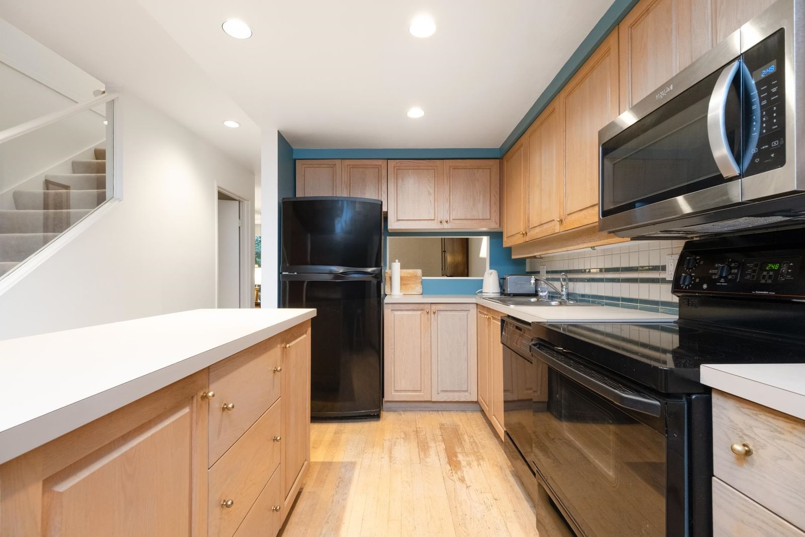 Listing Image 11
