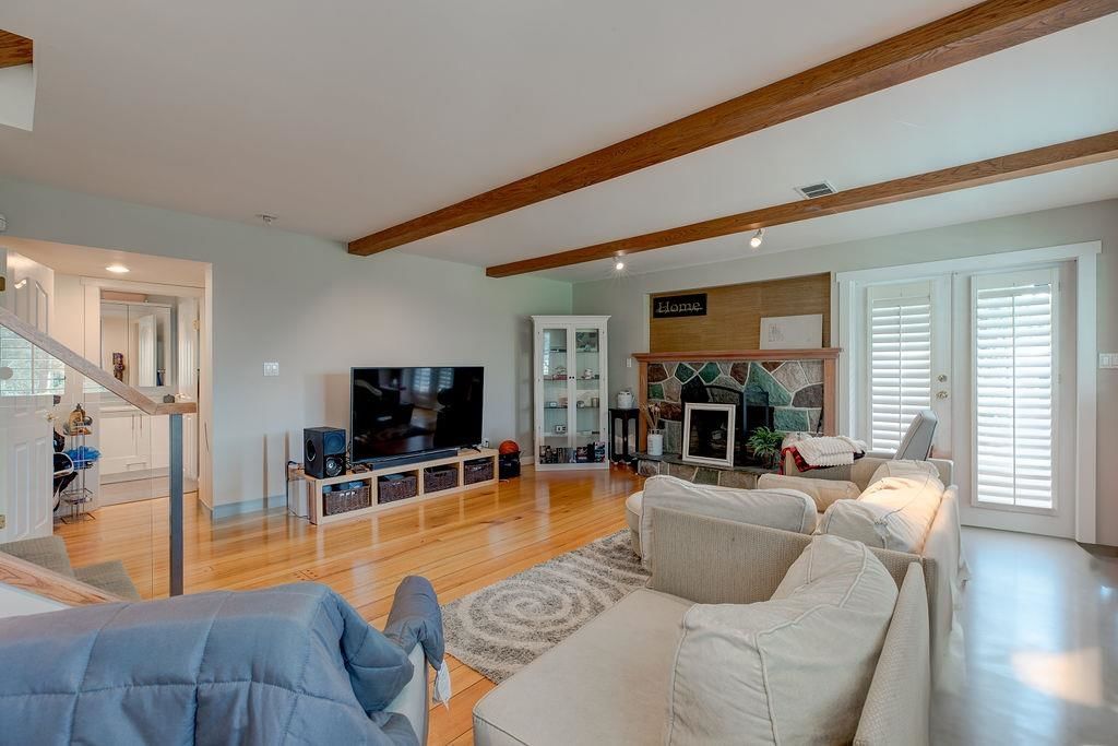 Listing Image 28
