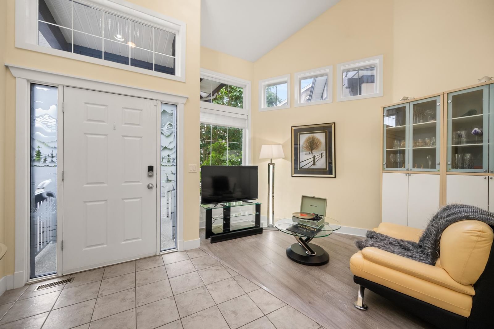 Listing Image 5