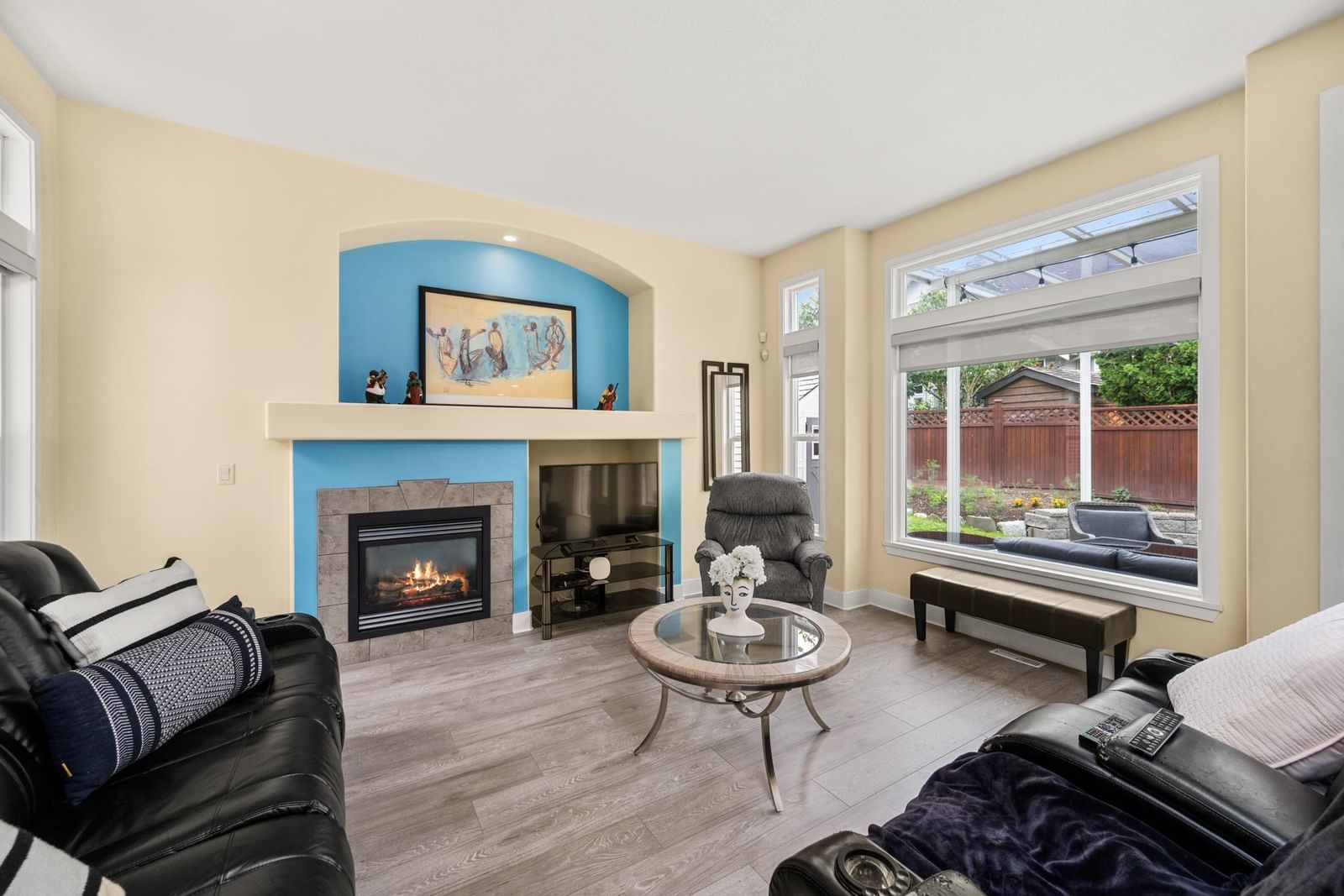 Listing Image 8
