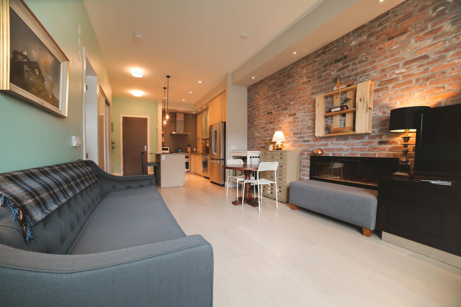 Listing Image 10