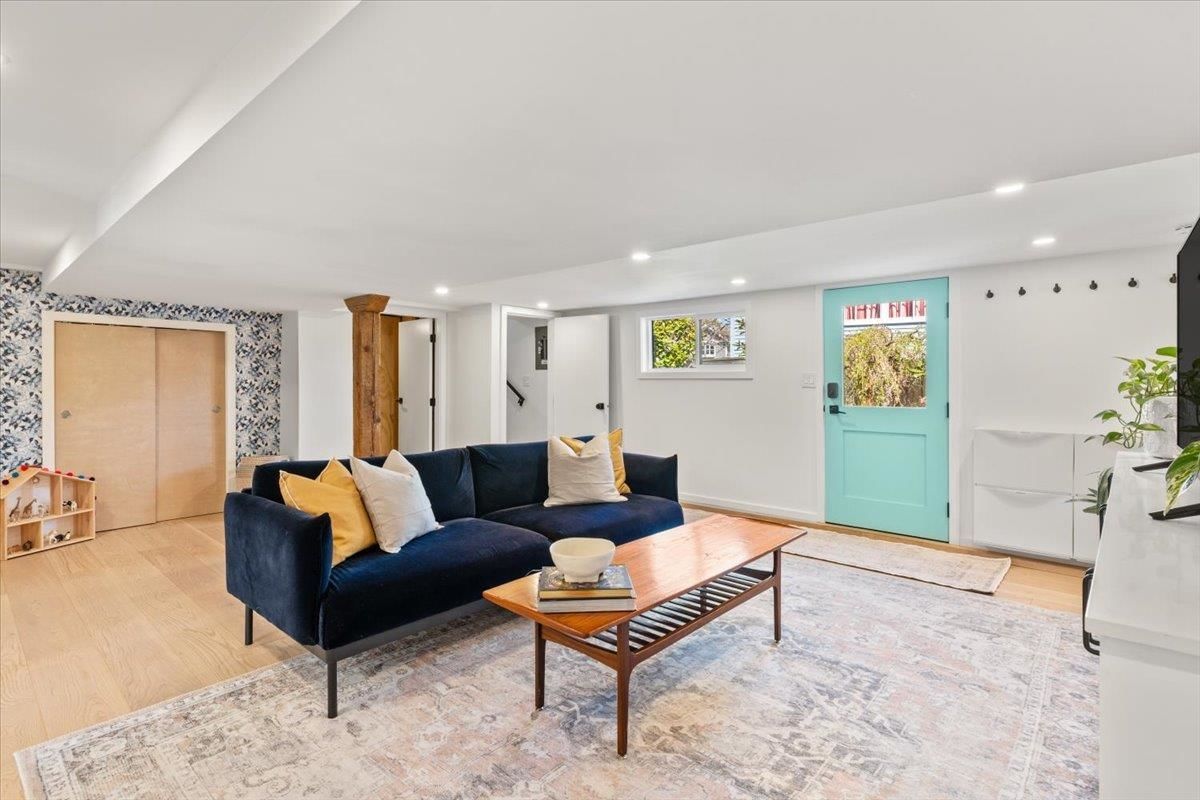Listing Image 21
