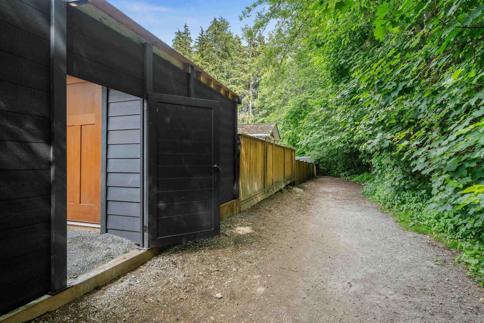 Listing Image 32