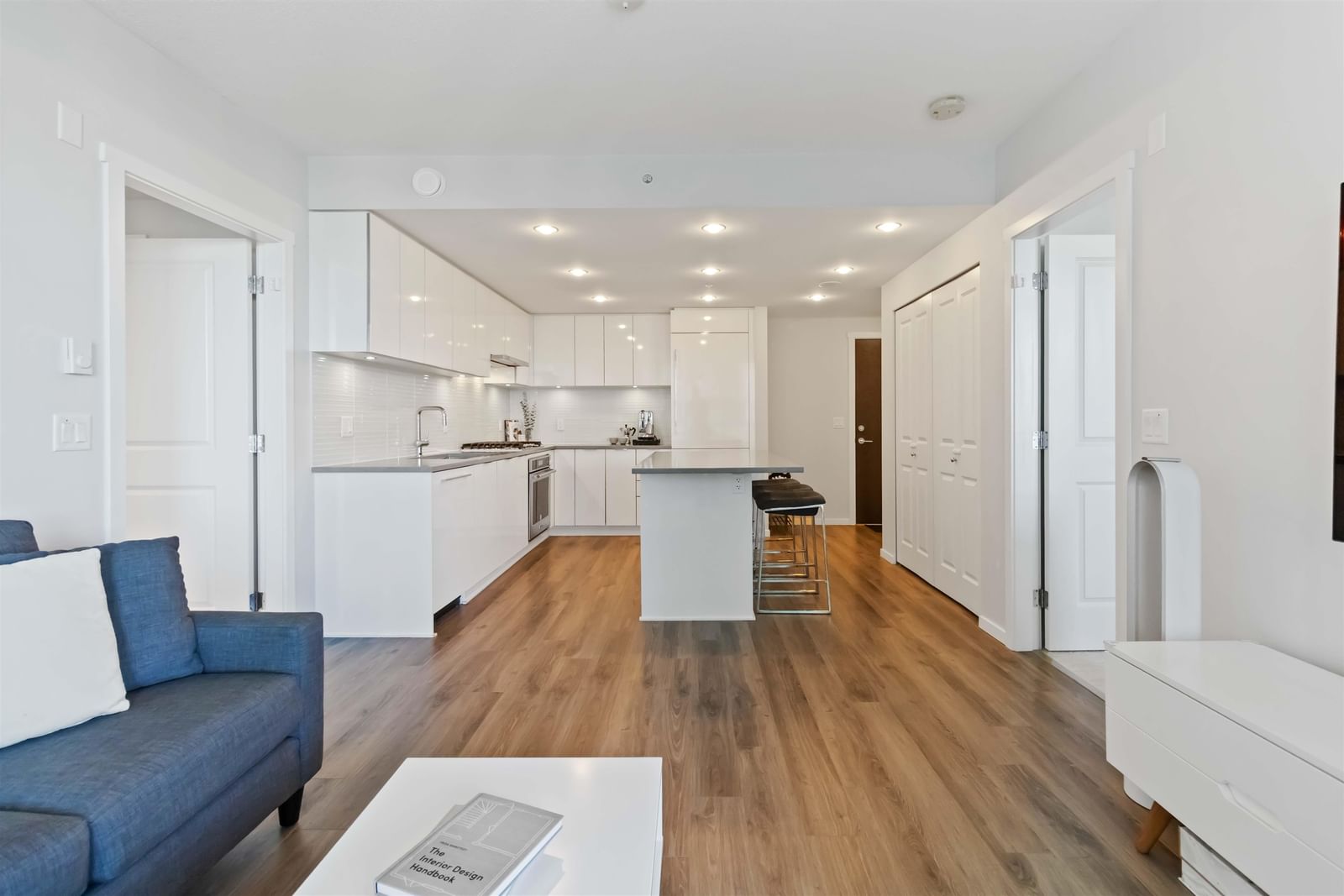 Listing Image 10