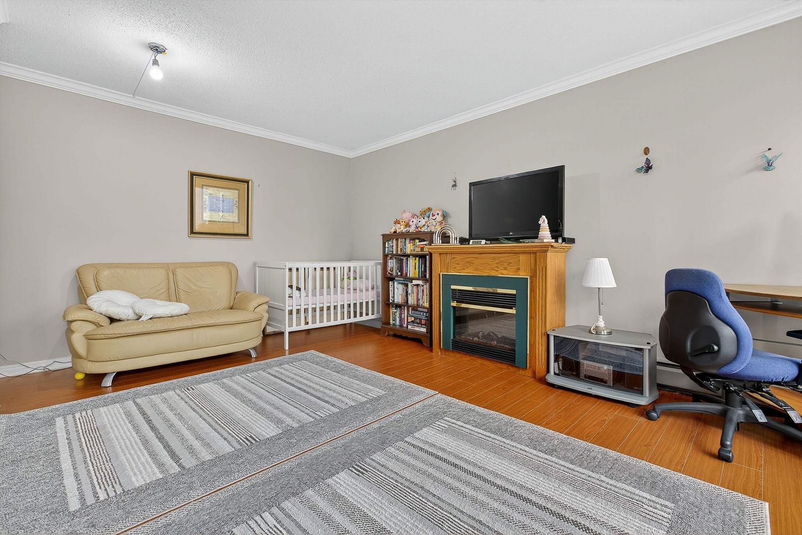 Listing Image 6