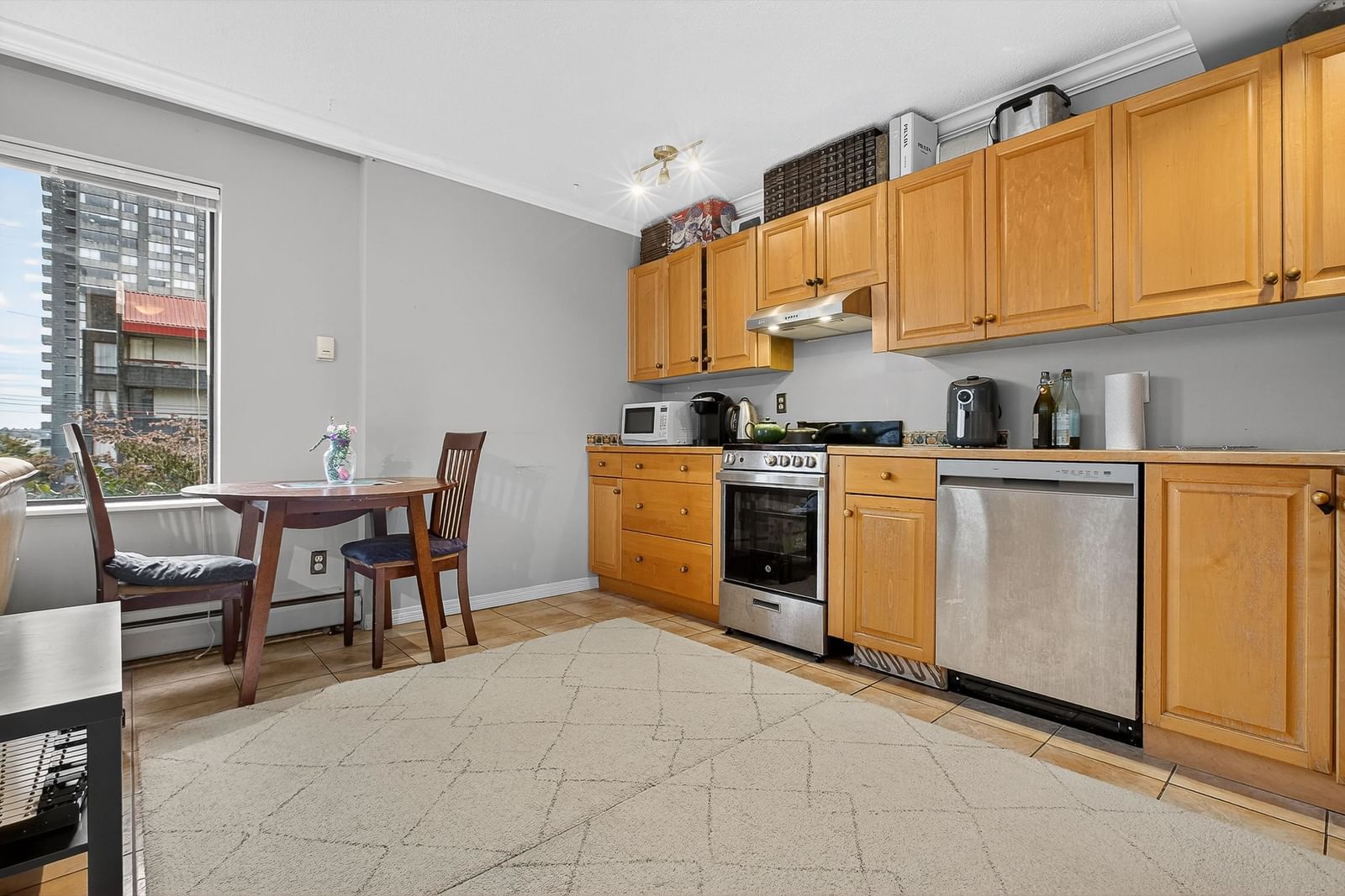 Listing Image 8