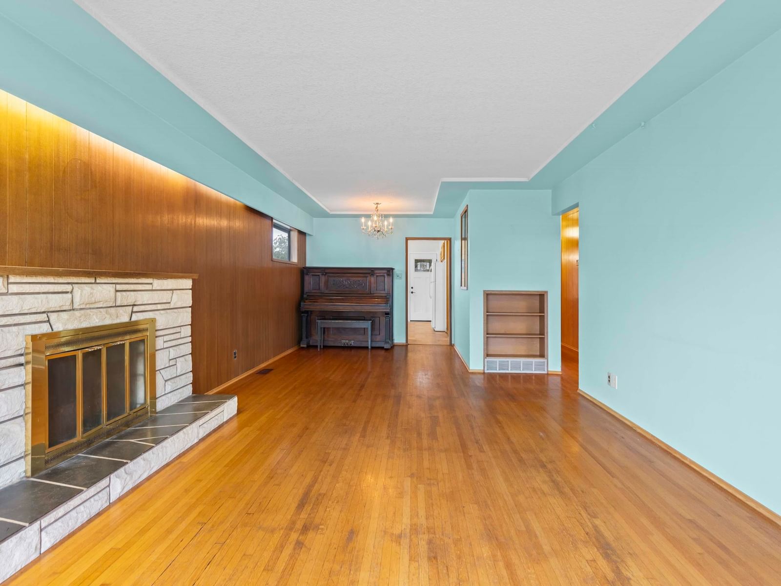 Listing Image 9