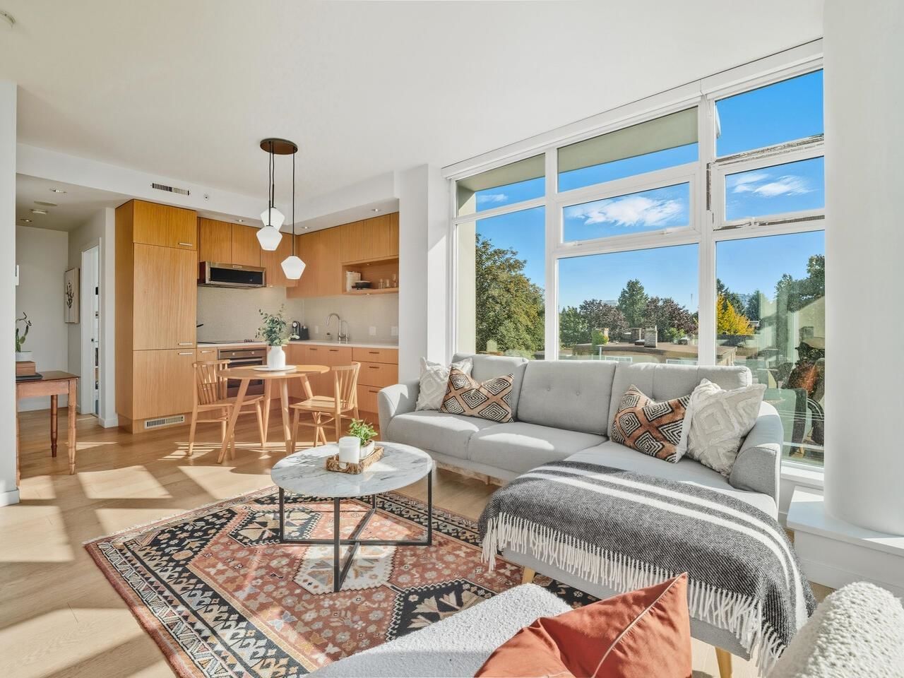 Listing Image 9
