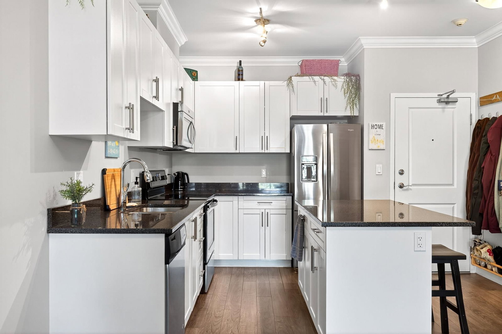 Listing Image 15