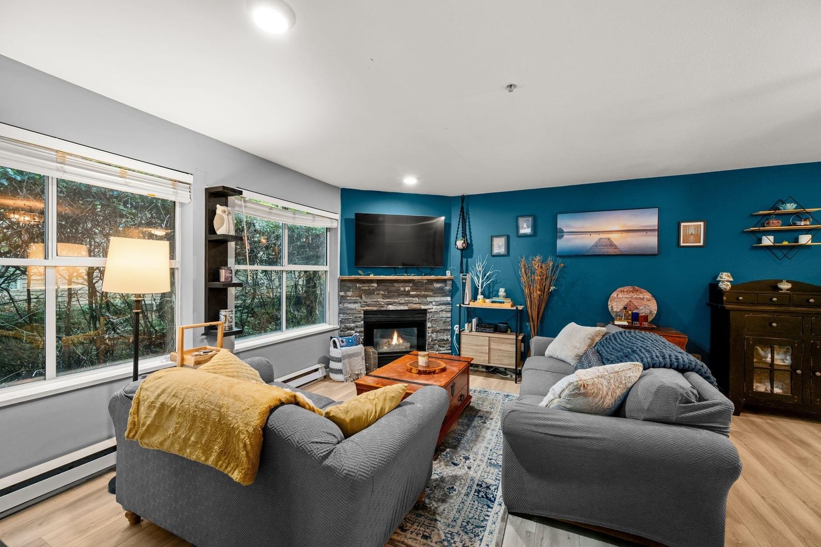 Listing Image 5