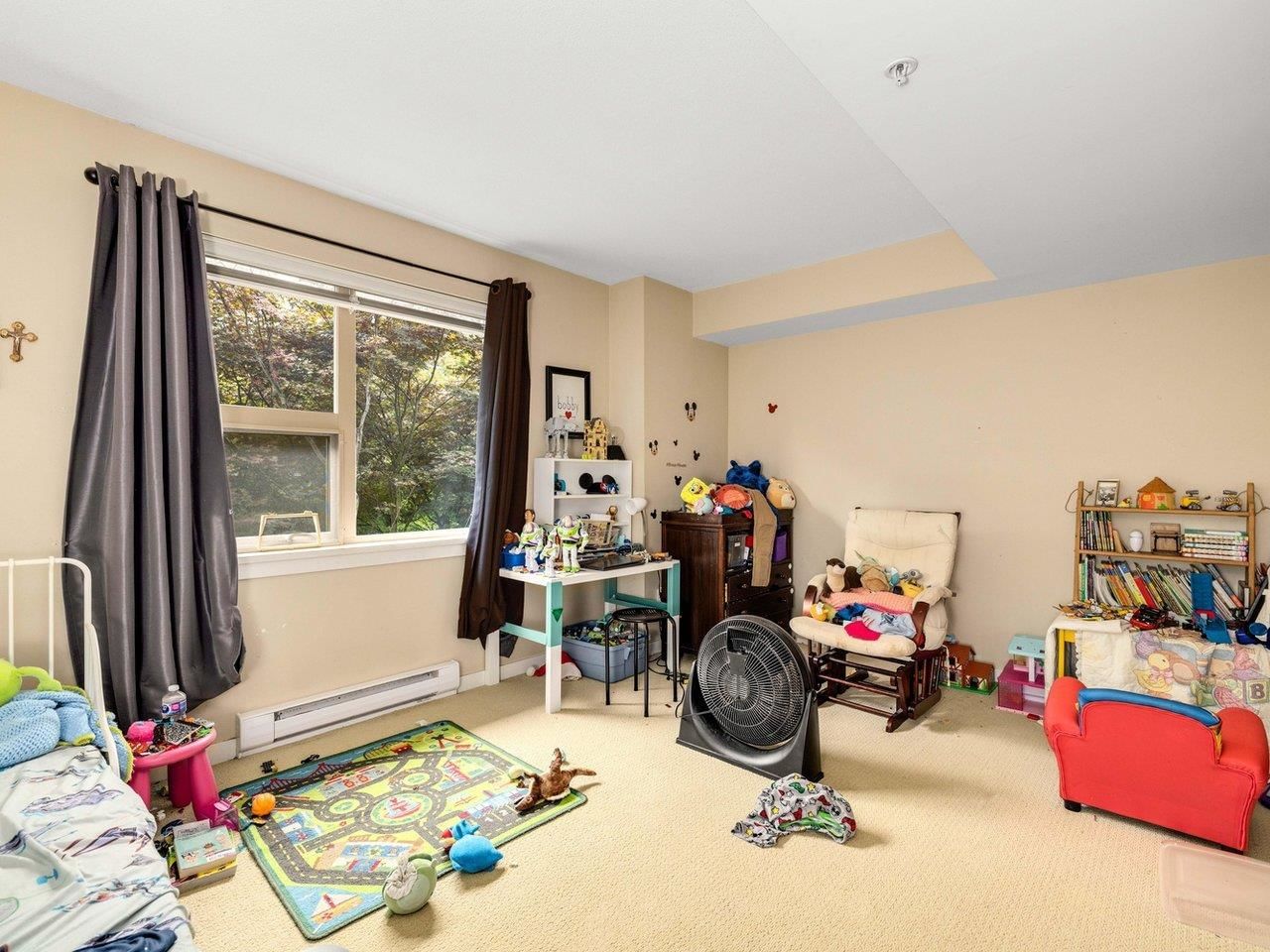 Listing Image 10