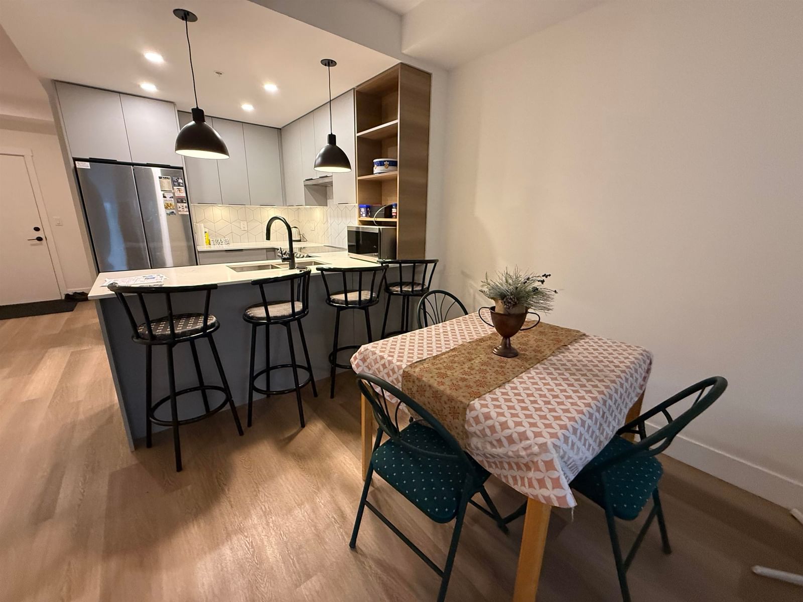 Listing Image 10