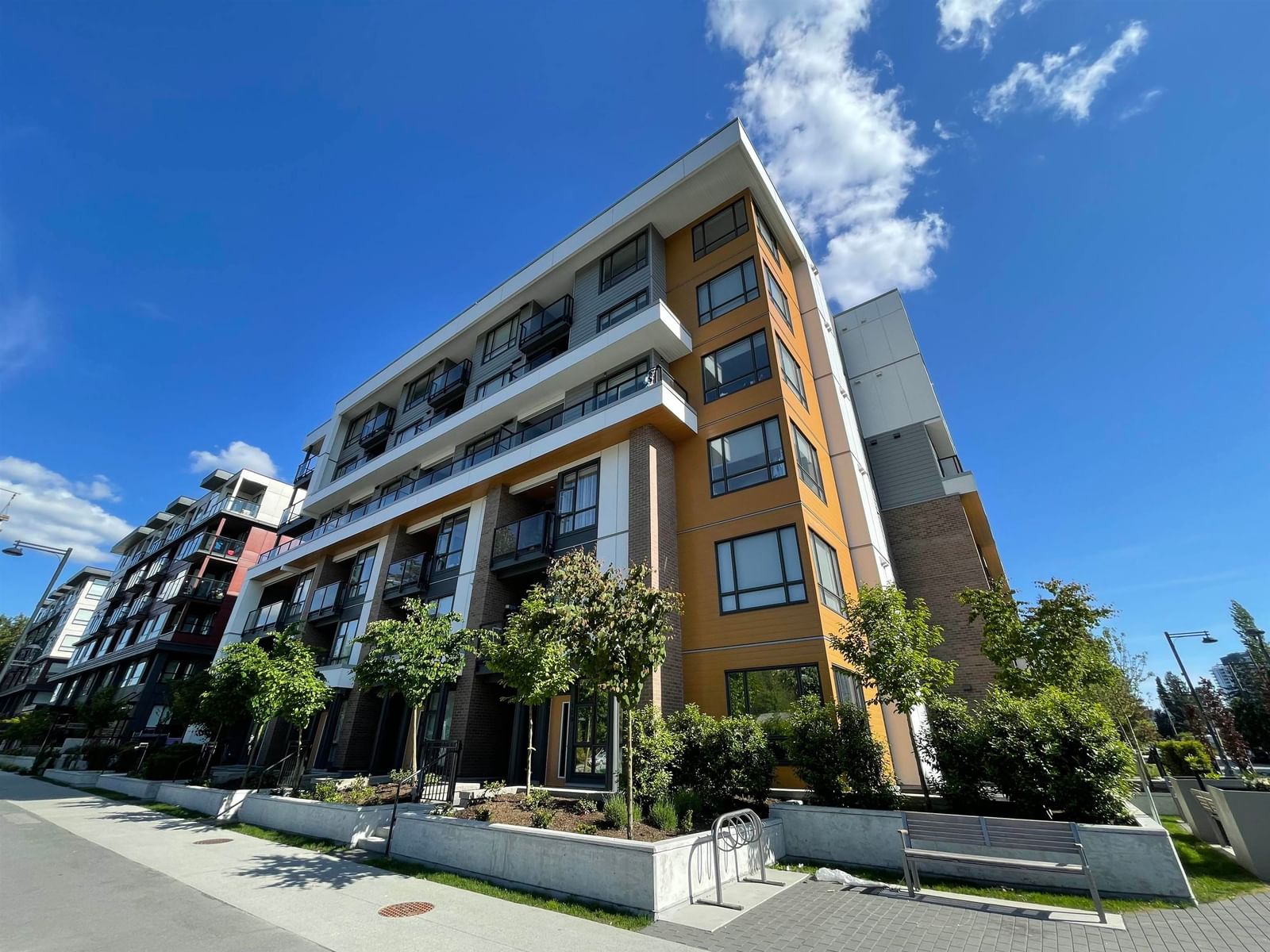 Listing Image 3