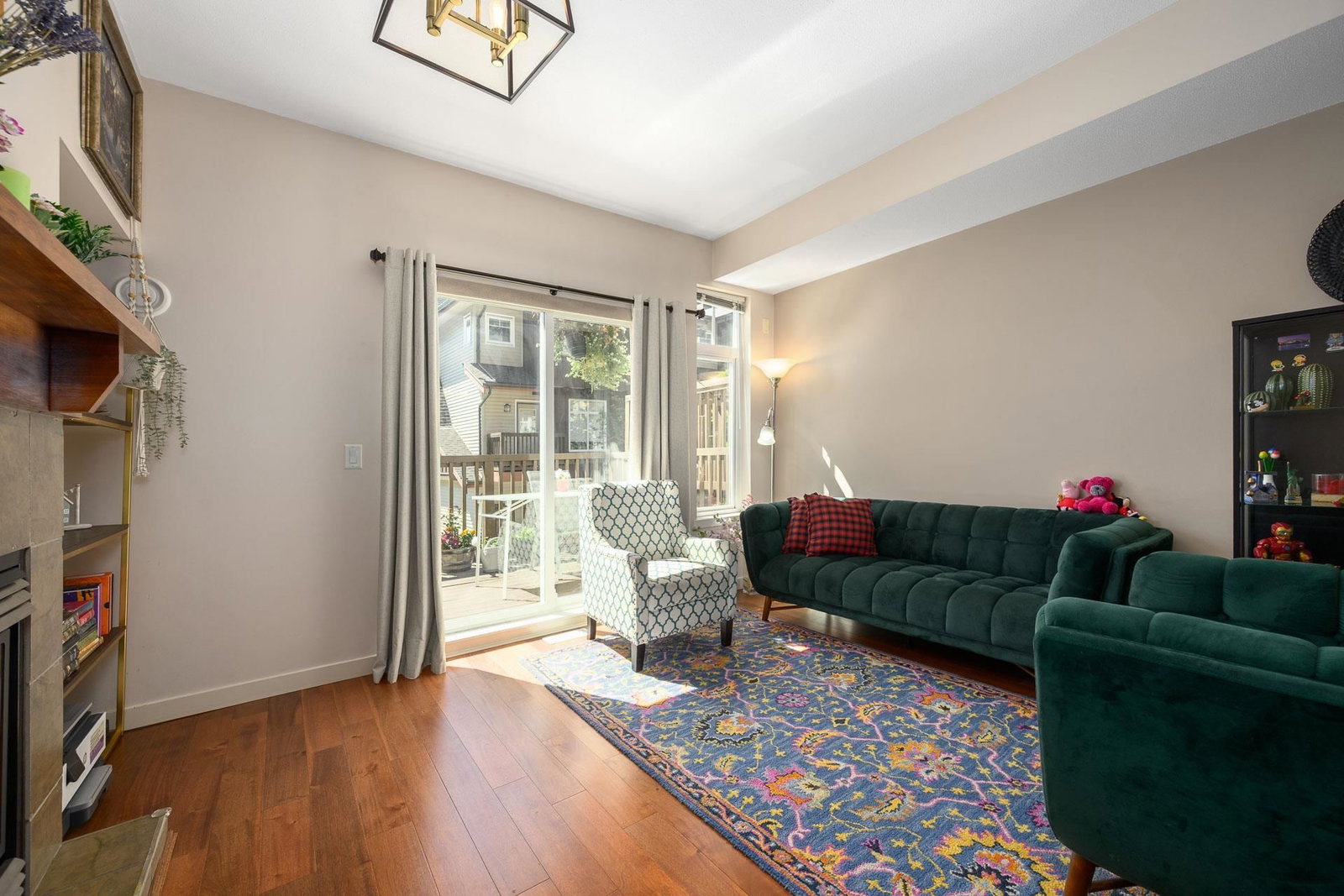 Listing Image 3