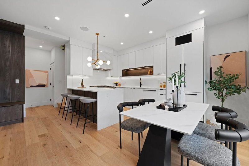 2 - 4549 11th Avenue, Vancouver, V6R 2M5 | Image 2