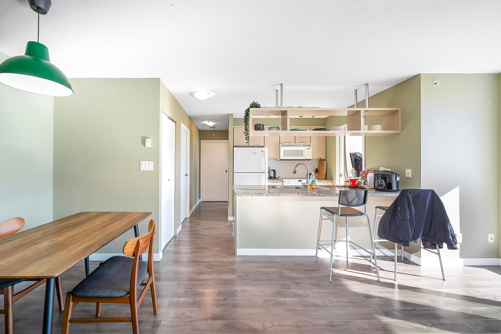 Listing Image 10