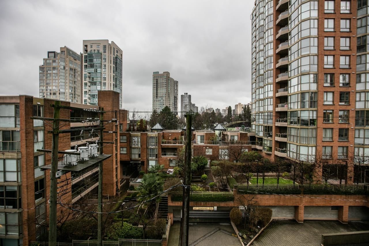 Listing Image 5