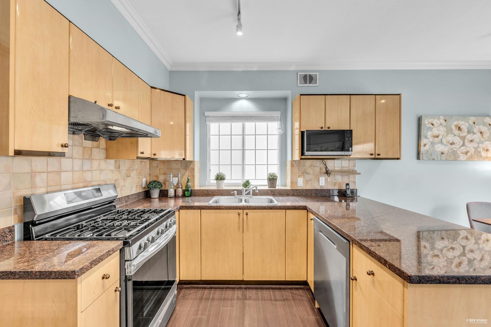 Listing Image 19
