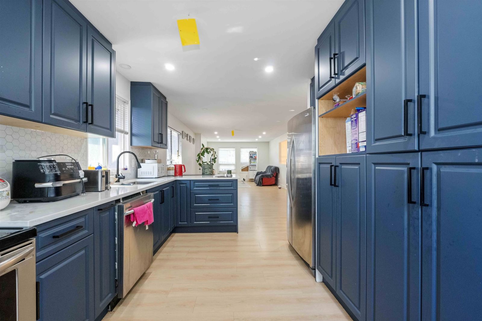 Listing Image 12