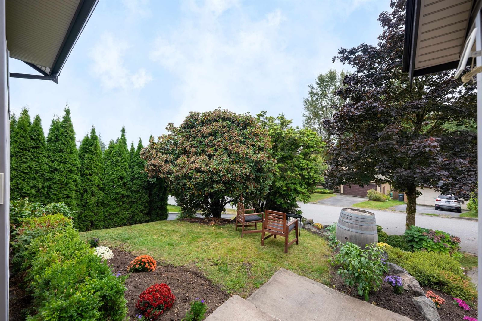 Listing Image 4