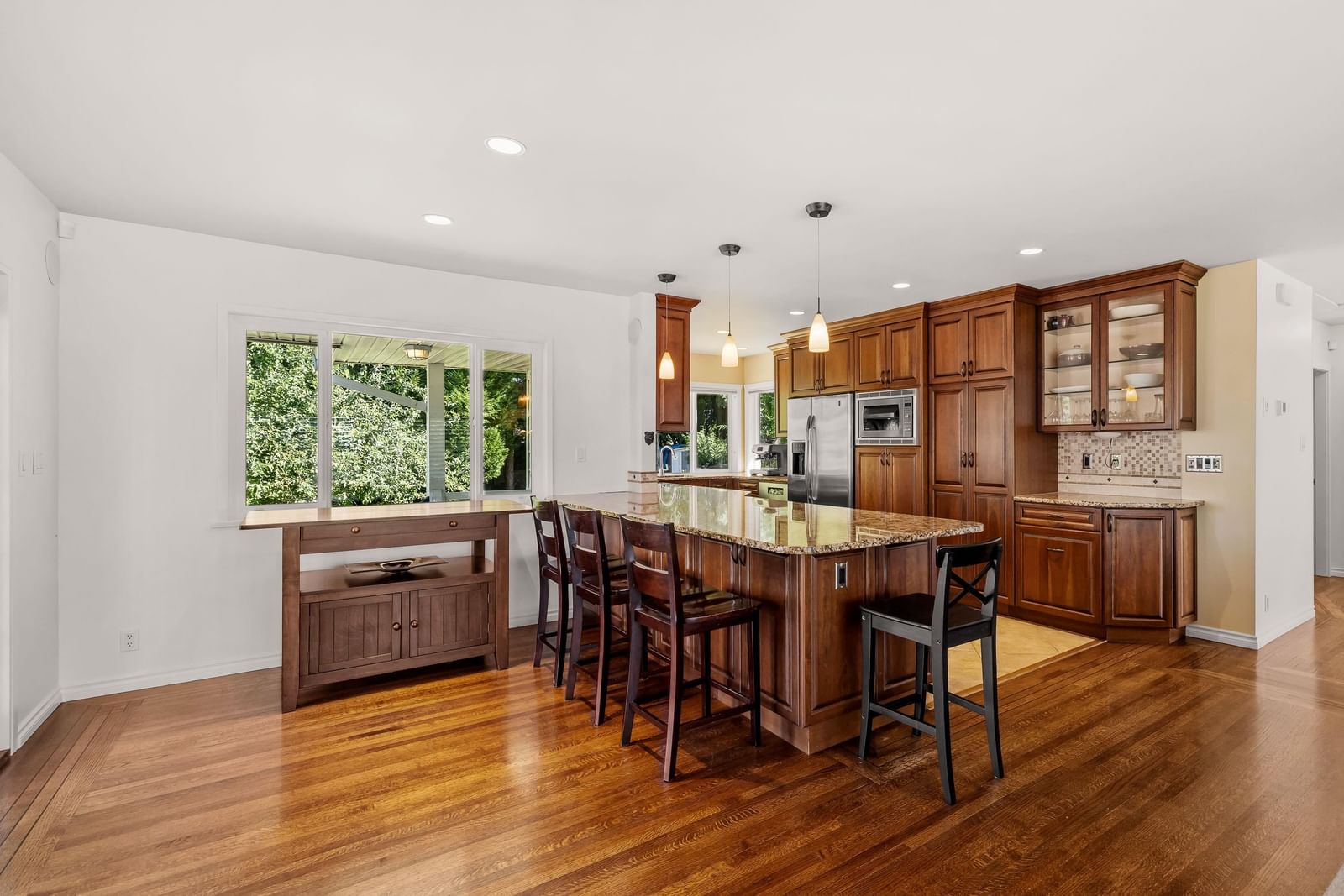 Listing Image 9