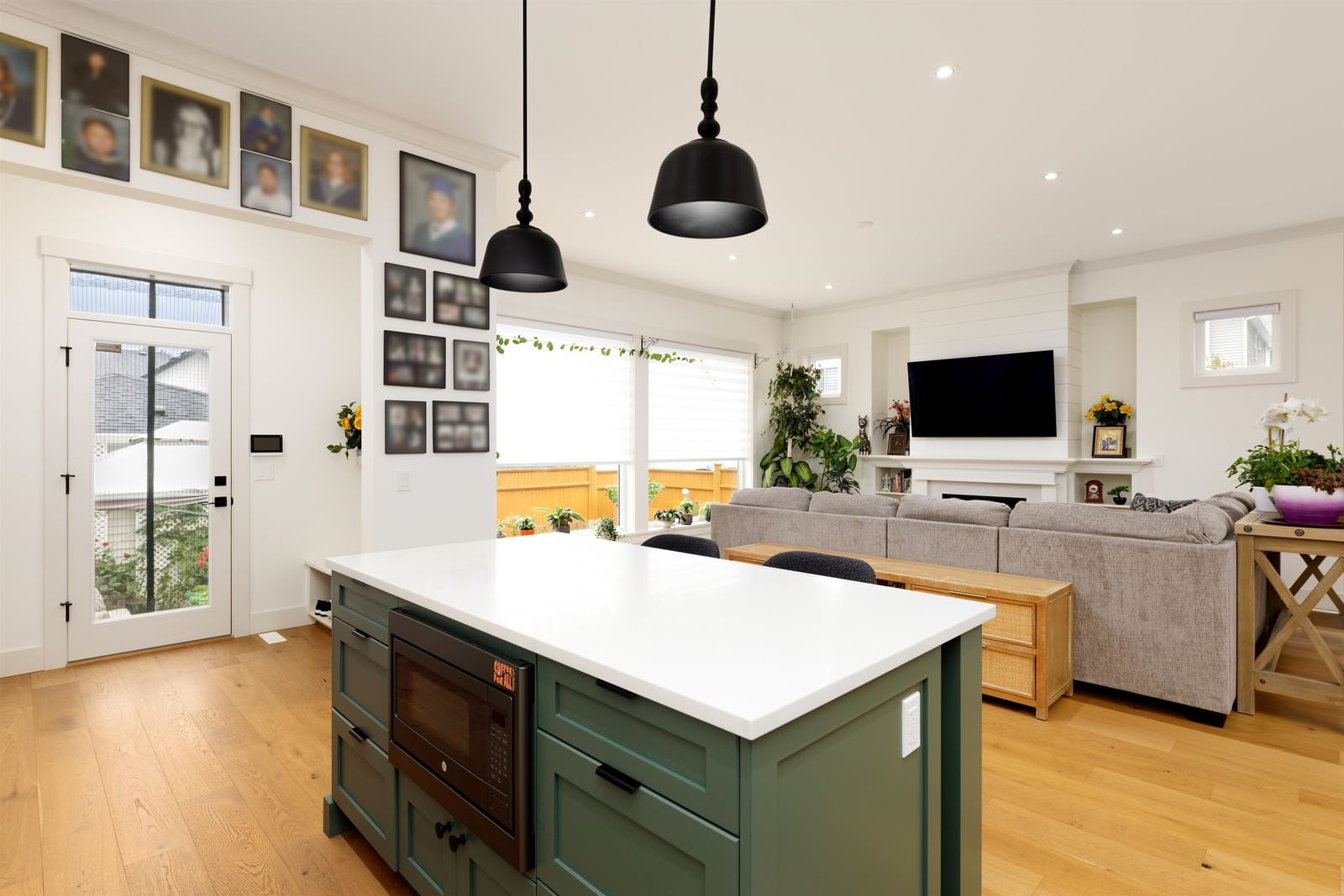 Listing Image 10