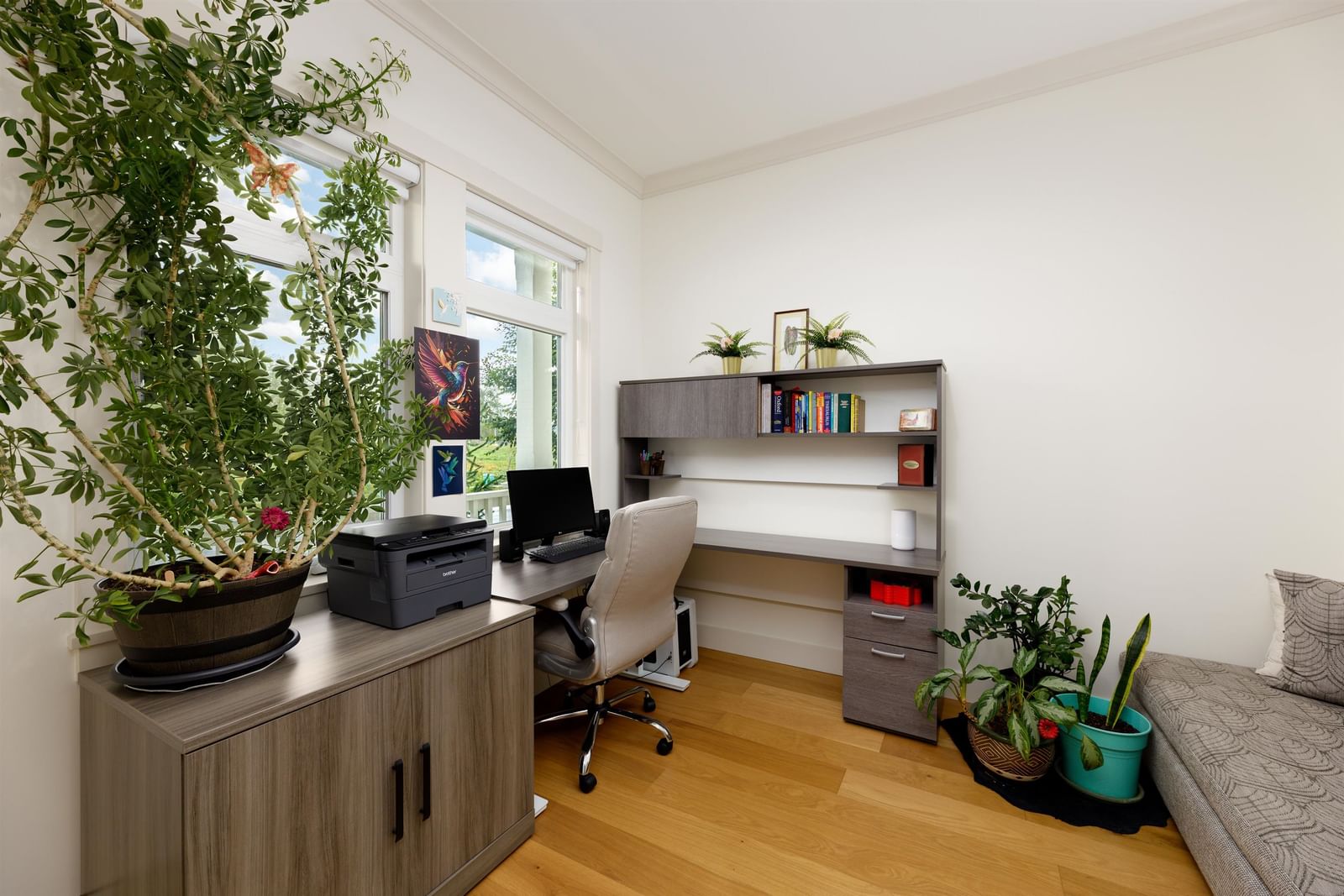 Listing Image 12