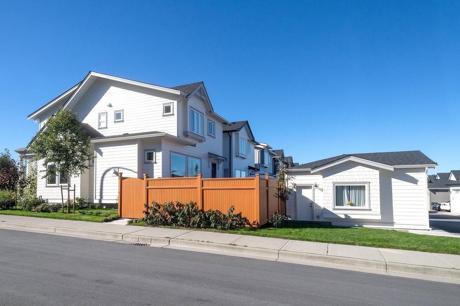 Listing Image 19