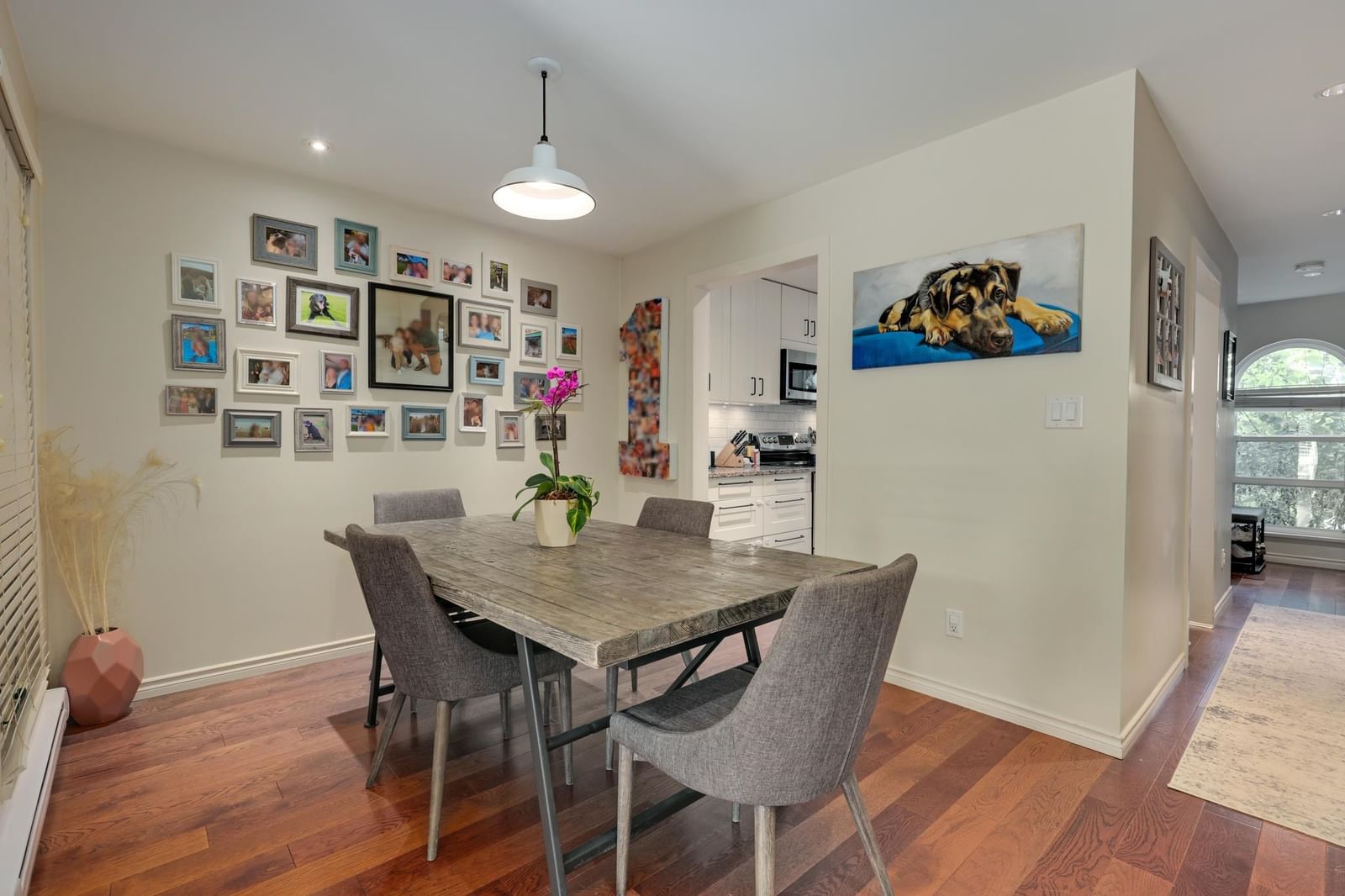 Listing Image 8