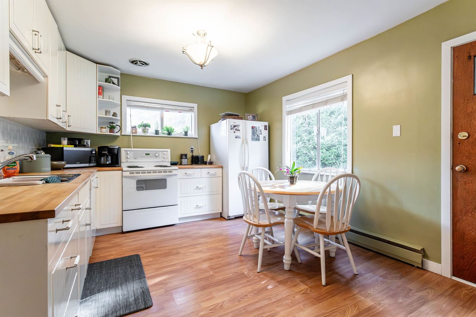 Listing Image 12