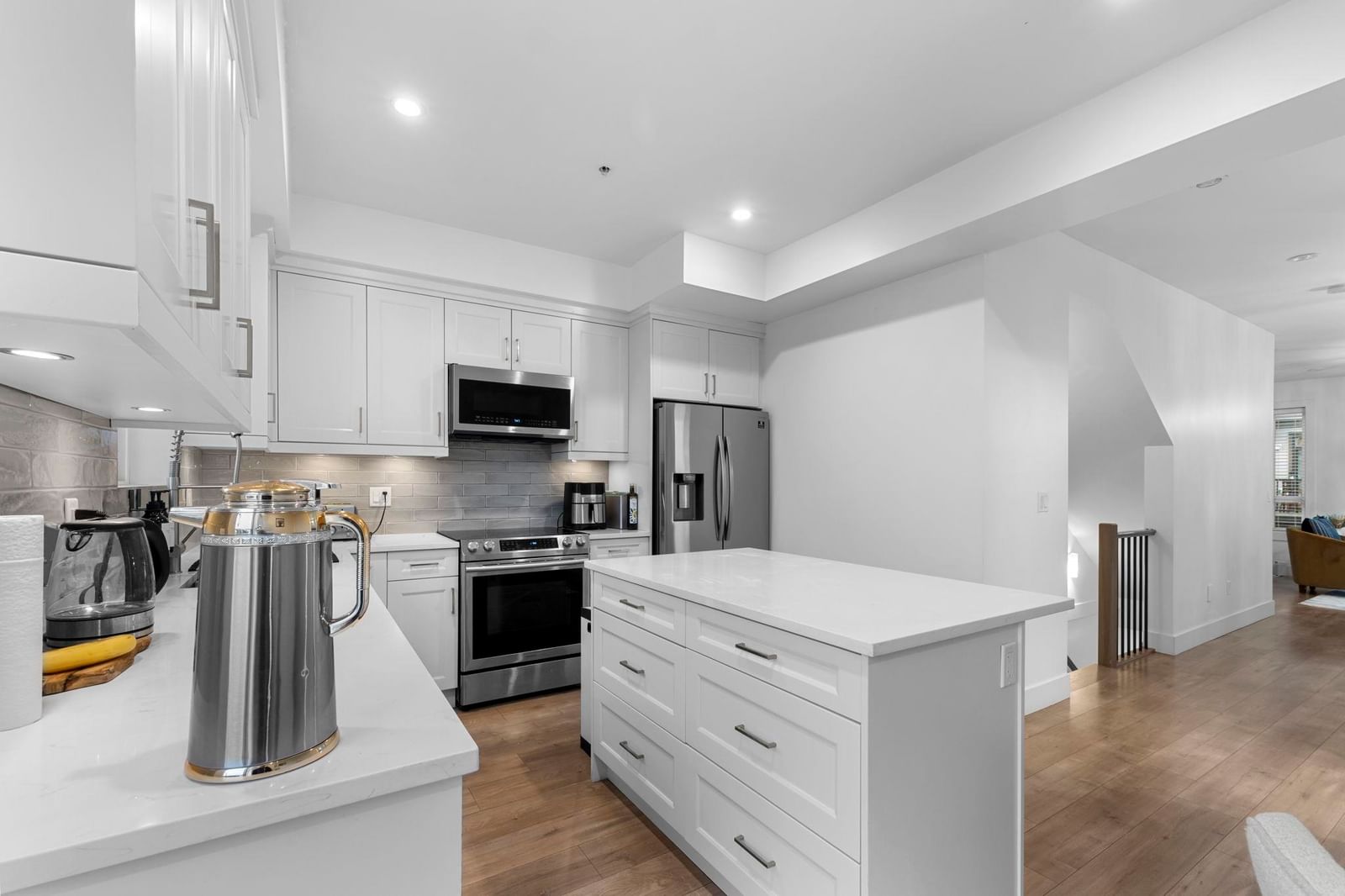 Listing Image 15