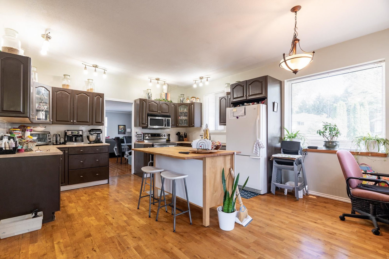 Listing Image 10