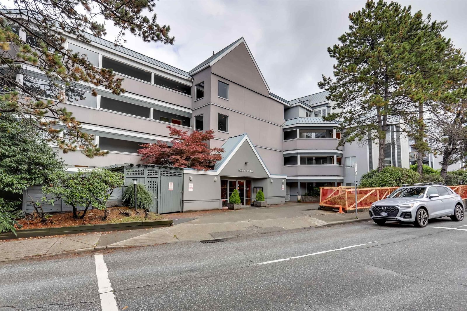 Listing Image 22