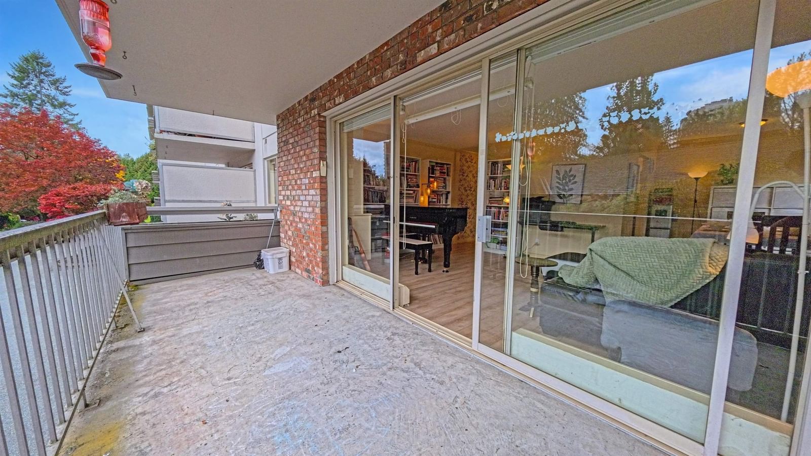 Listing Image 6