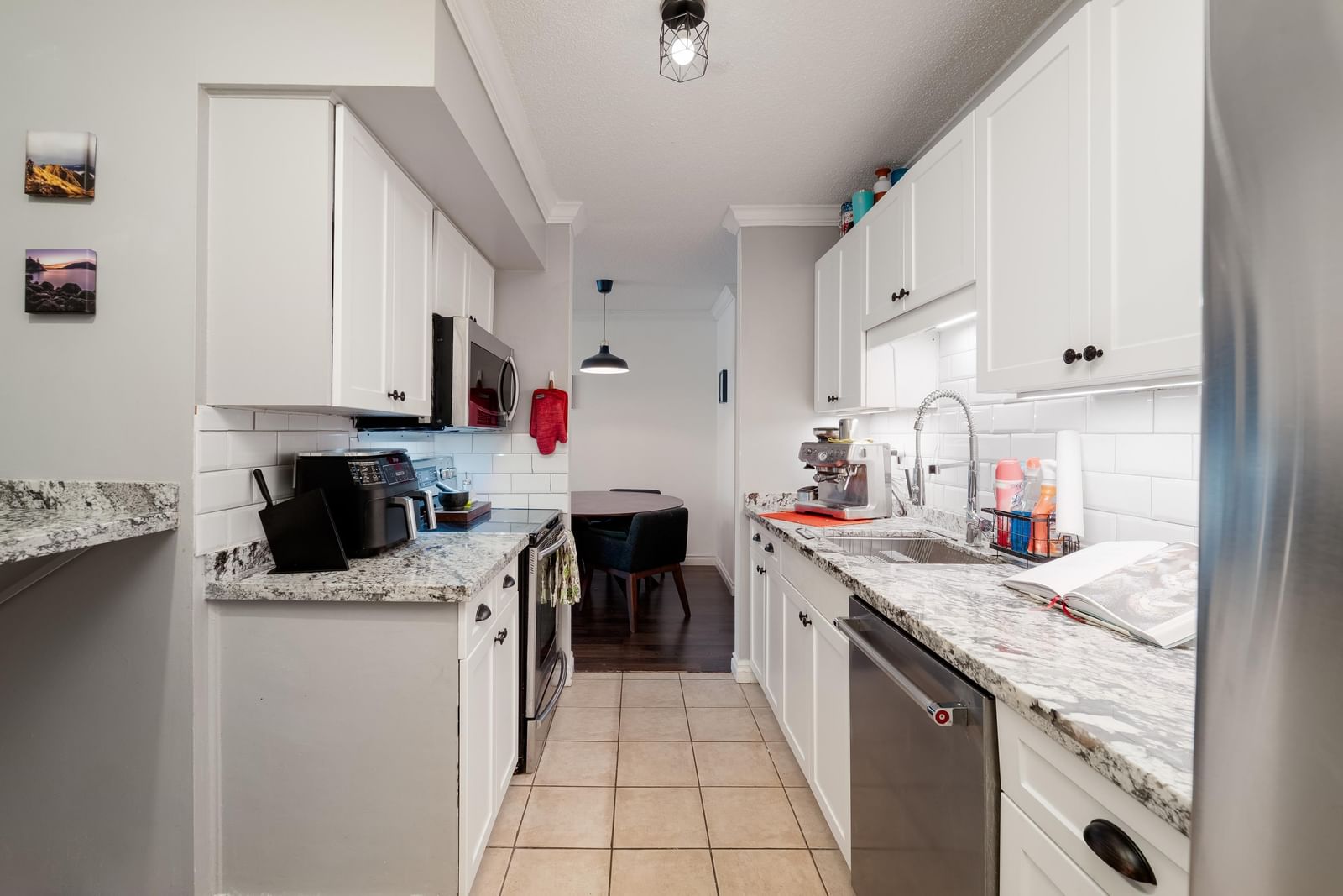 Listing Image 6