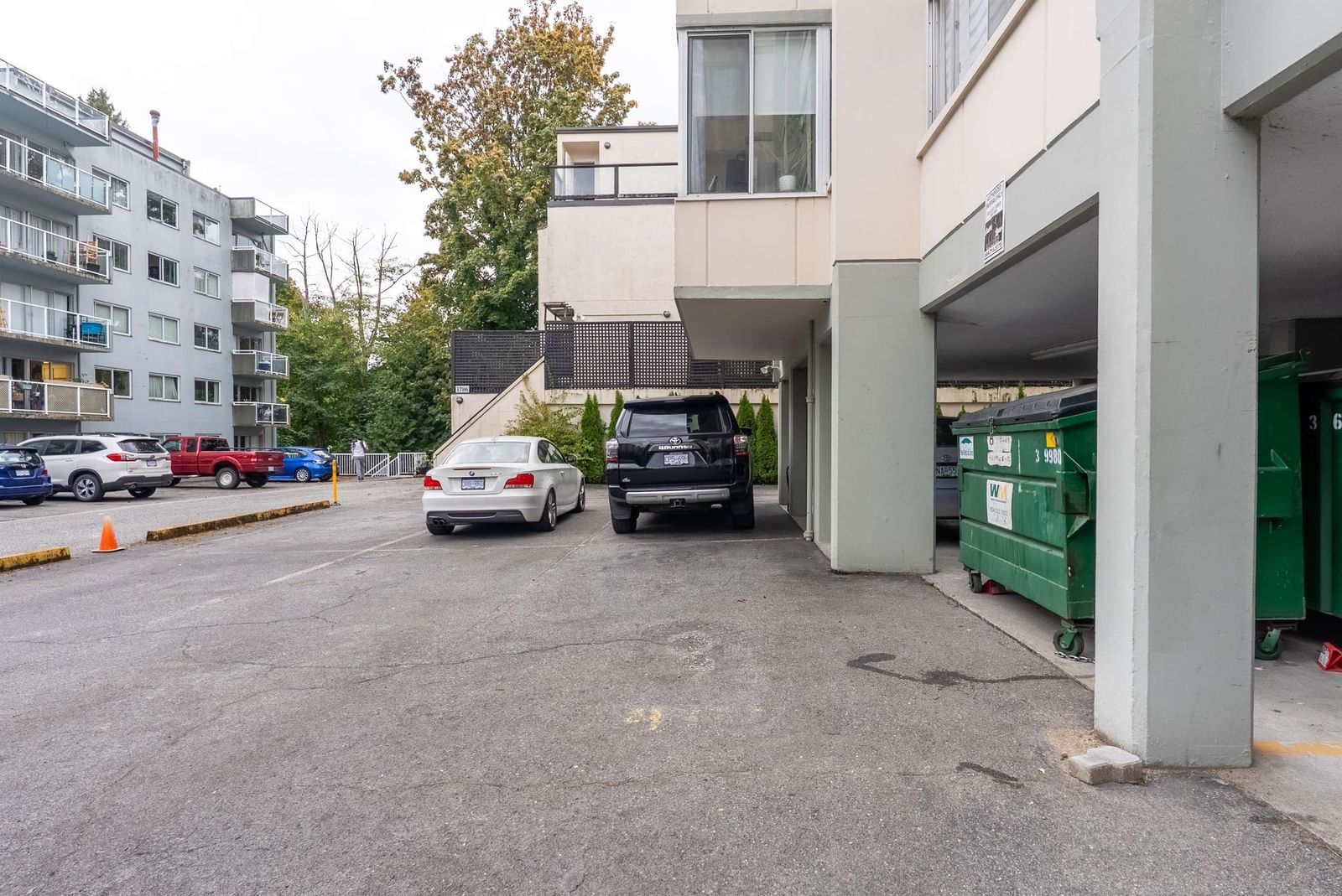 Listing Image 19